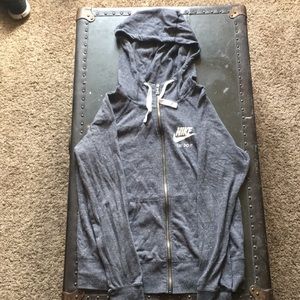 Excellent Condition: Lightweight Nike Sweatshirt
